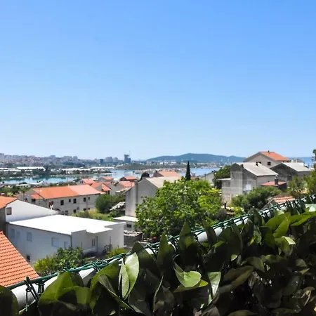 Apartman Sara *