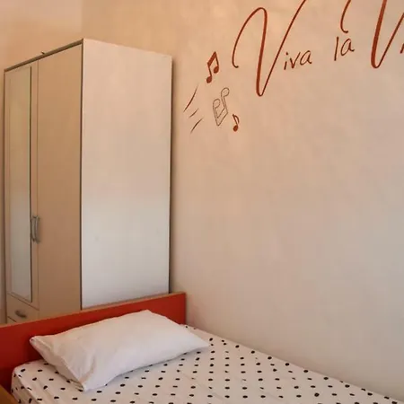 Sara Apartman *